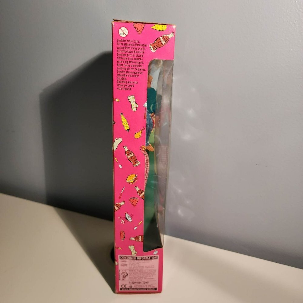 1997 Mattel Coca Cola PICNIC BARBIE Doll Vintage #19626 New in Box - Picture 4 of 7